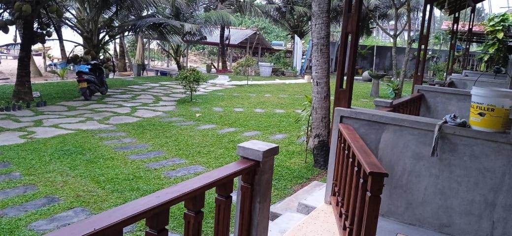 Relax Beach Resort Weligama Habitación foto